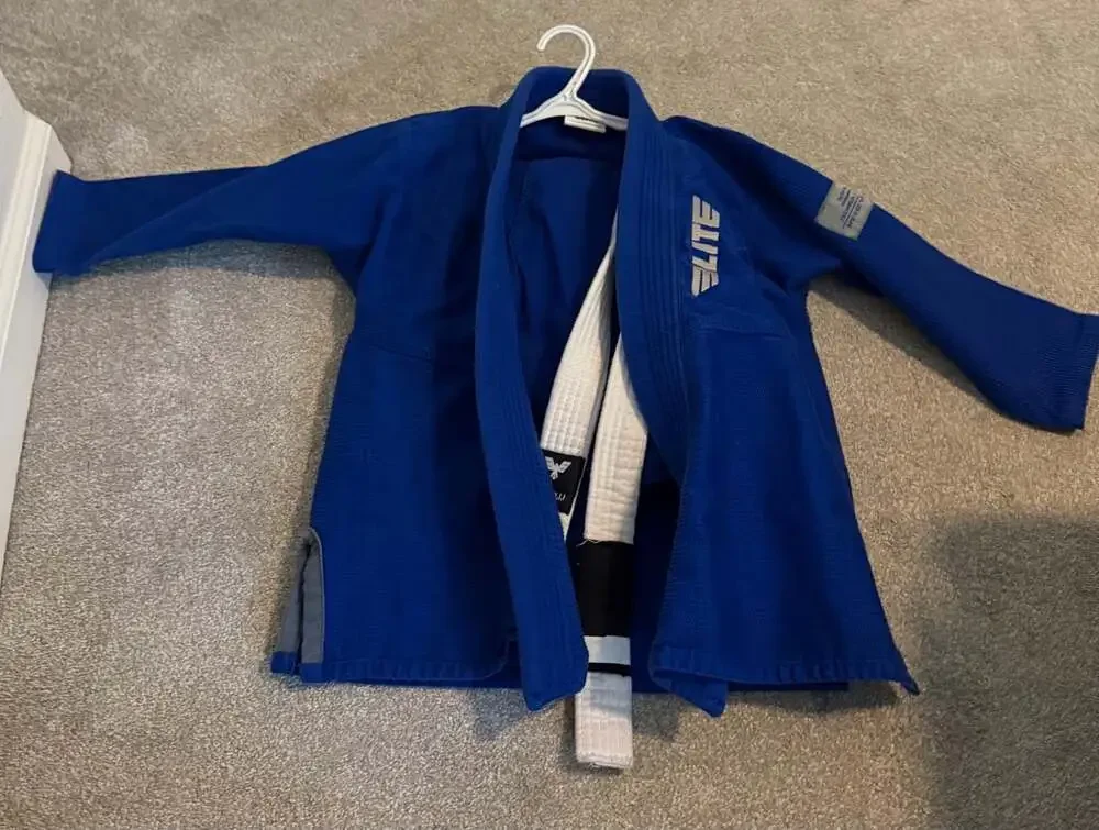 Elite BJJ Kids Lightweight Jiu Jitsu Gi Uniform with Belt (Size C00)
